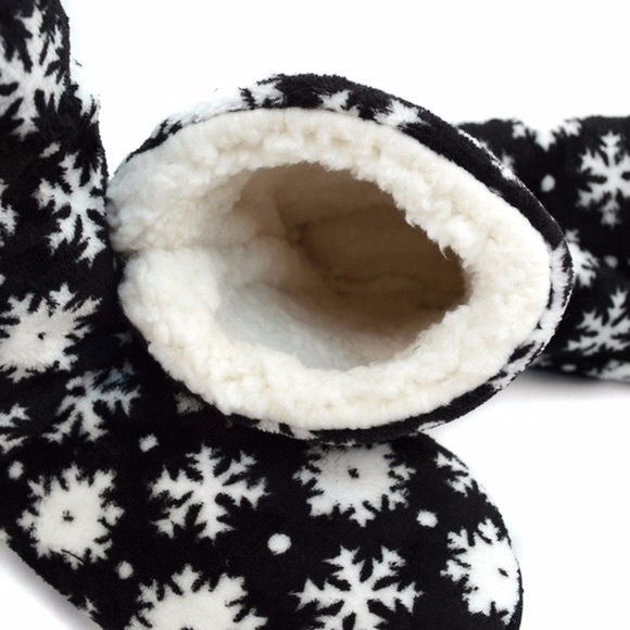 🔴Winter Snowflake Slippers Faux Fur Non-Slip Sole - Picture 3 of 8